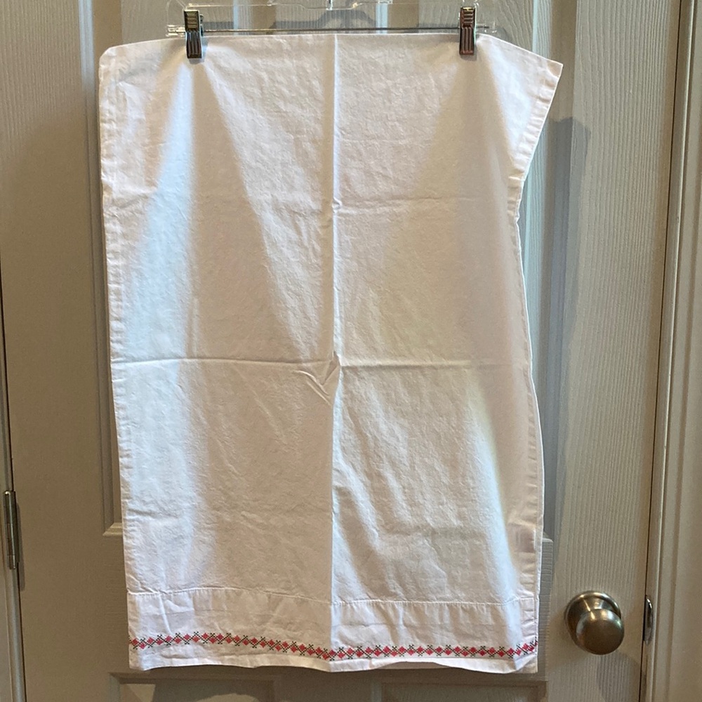 EUC Sundance cotton pillowcase with embroidery